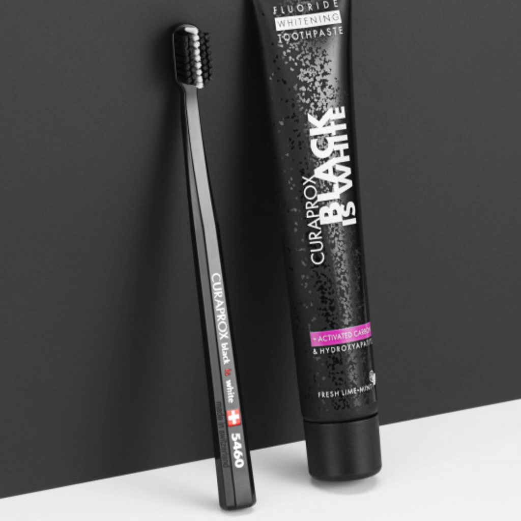 CURAPROX - BLACK IS WHITE  (Paste me Karbon Aktiv)